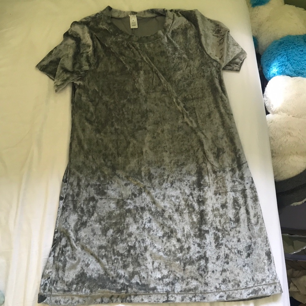 Crushed velvet silver dress